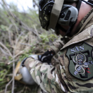 Türkiye'nin menfaatleri doğrultusunda Fırat Kalkanı ve Zeytin Dalı harekatları, terörle mücadele operasyonları ile Afganistan, Bosna Hersek ve Kosova'da barışı destekleme harekatı başta olmak üzere birçok kritik görevi başarıyla tamamlayan Sualtı Savunma (SAS) komandoları, "sabır, akıl ve sorumluluk" anlayışıyla yerine getirdikleri görevleri için zorlu eğitimlerini aralıksız sürdürüyor. Sıradan bir mühimmattan en karmaşık bubi tuzaklarına kadar bütün patlayıcı maddeler hakkında uzman olan SAS timleri, aynı zamanda hayati risk taşıyan bölge ve harekatlarda en kısa sürede doğru kararı alıp uygulayan timler arasında yer alıyor. ( Erhan Sevenler - Anadolu Ajansı )